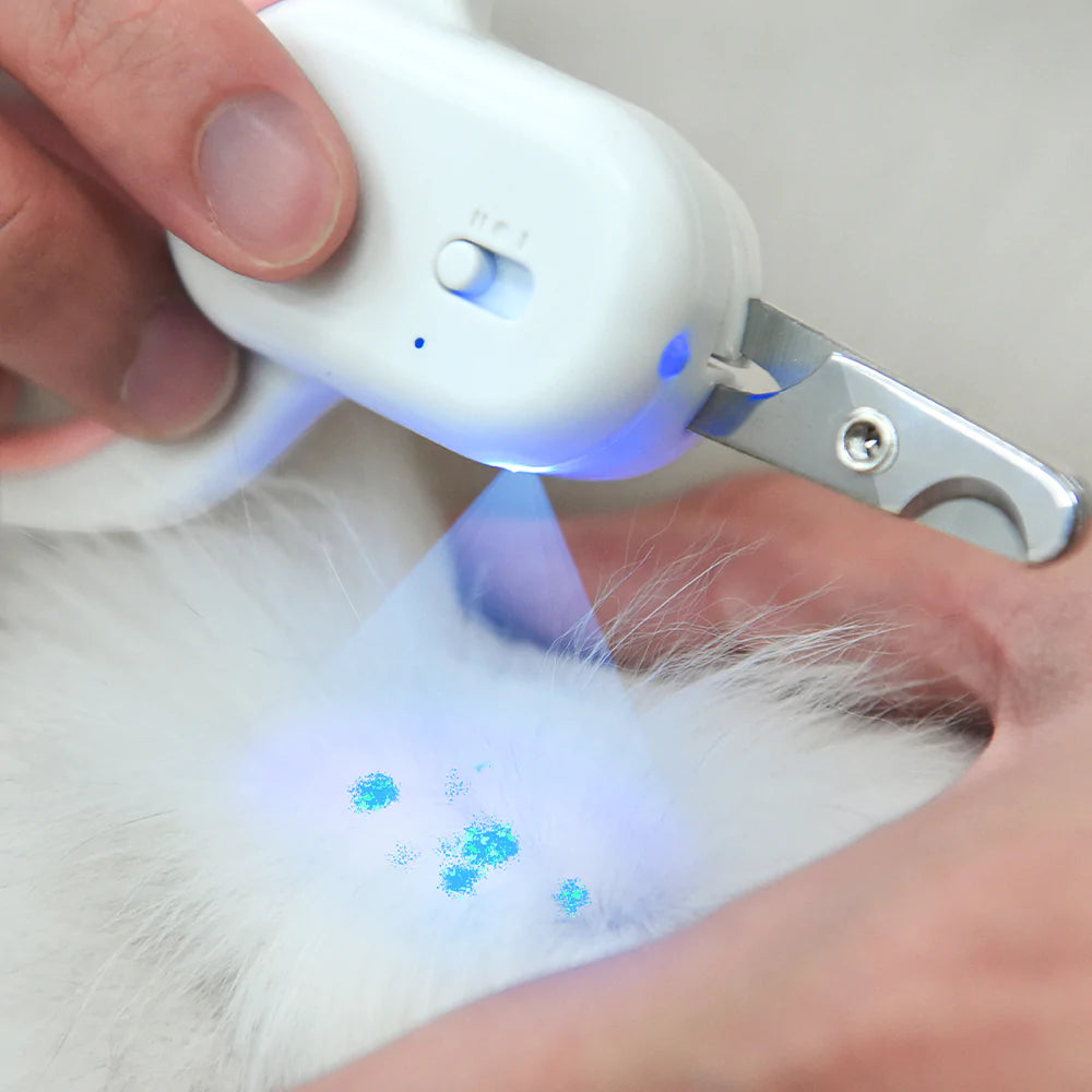 One For Pets | Lumi Cat Claw Clipper - with LED light and Wood's Lamp | Cat Nail Clipper